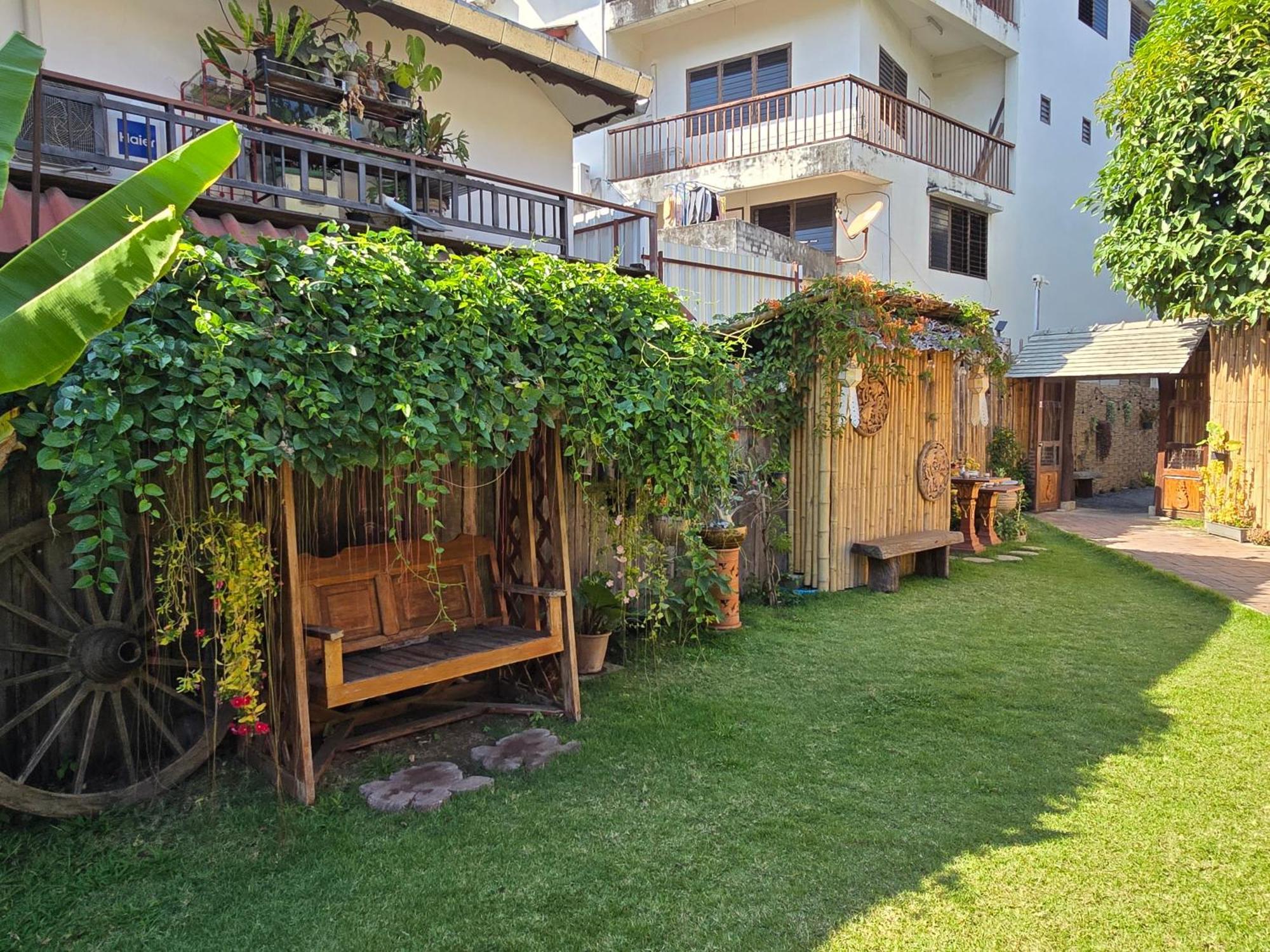 The Old City Rooms Chiang Mai Exterior photo