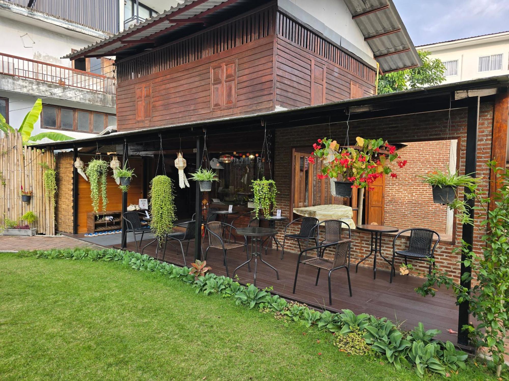 The Old City Rooms Chiang Mai Exterior photo
